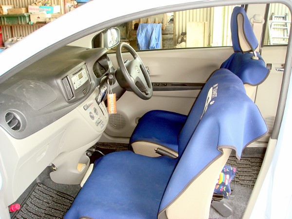 ミライースの運転席まわり